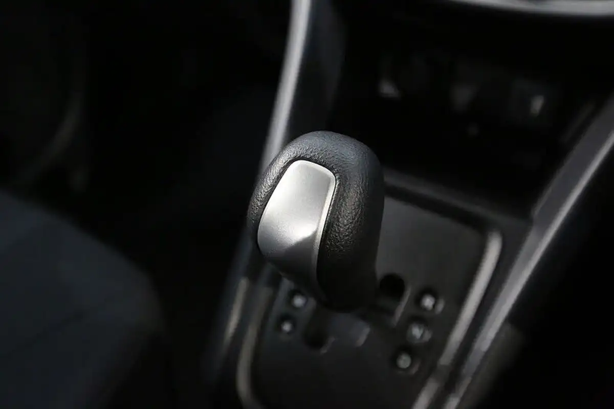 2018-suzuki-celerio-10-sz4-ags-big-50
