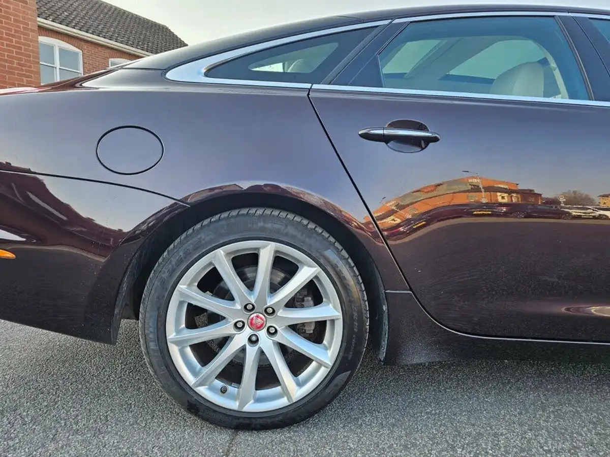 2014-jaguar-xj-series-30td-xj-portfolio-swb-auto-big-47