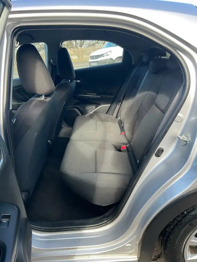 2015-honda-civic-16-i-dtec-s-honda-connect-with-navi-hatchback-big-18