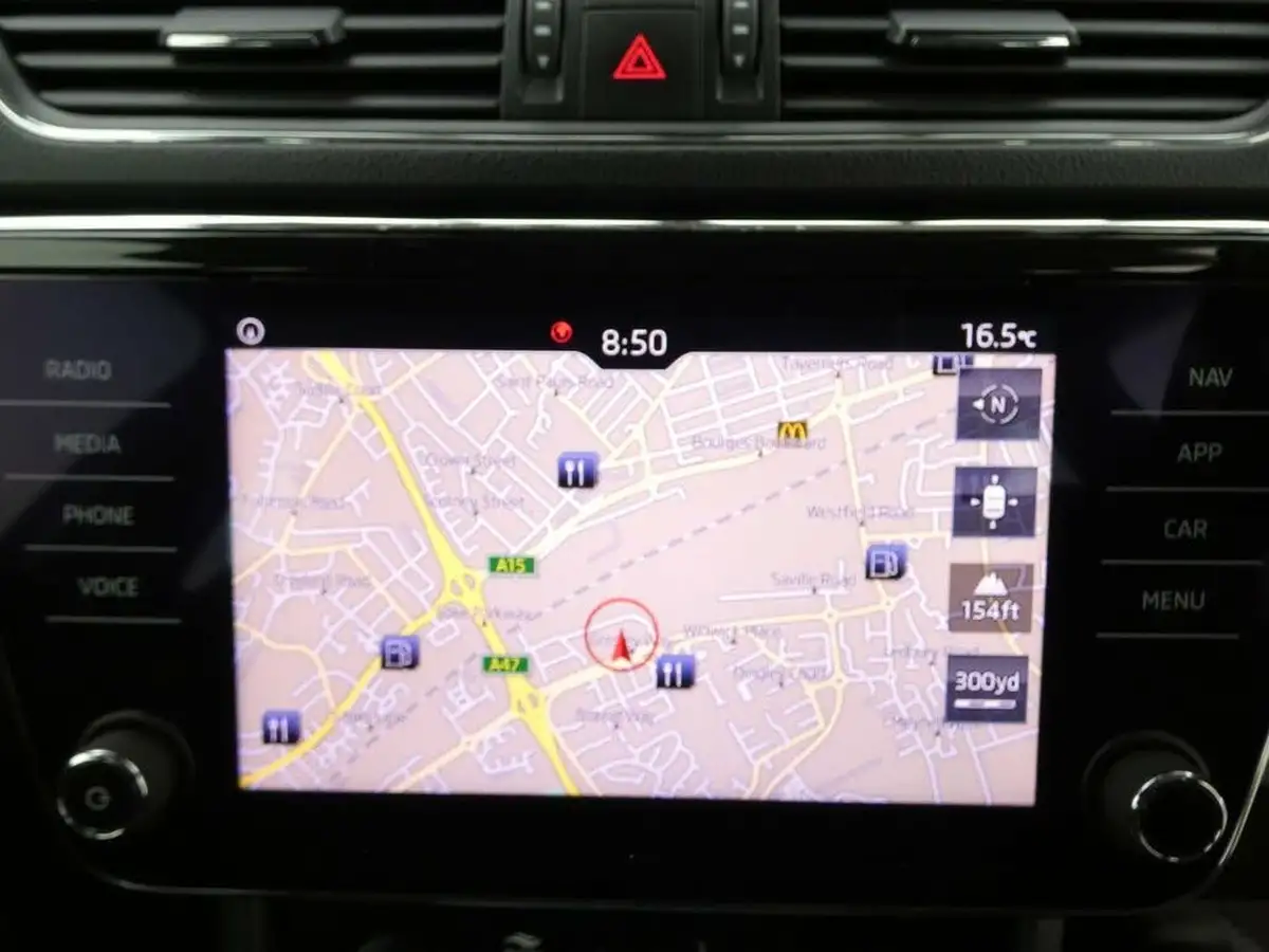 2019-skoda-superb-15-tsi-se-hatchback-big-10