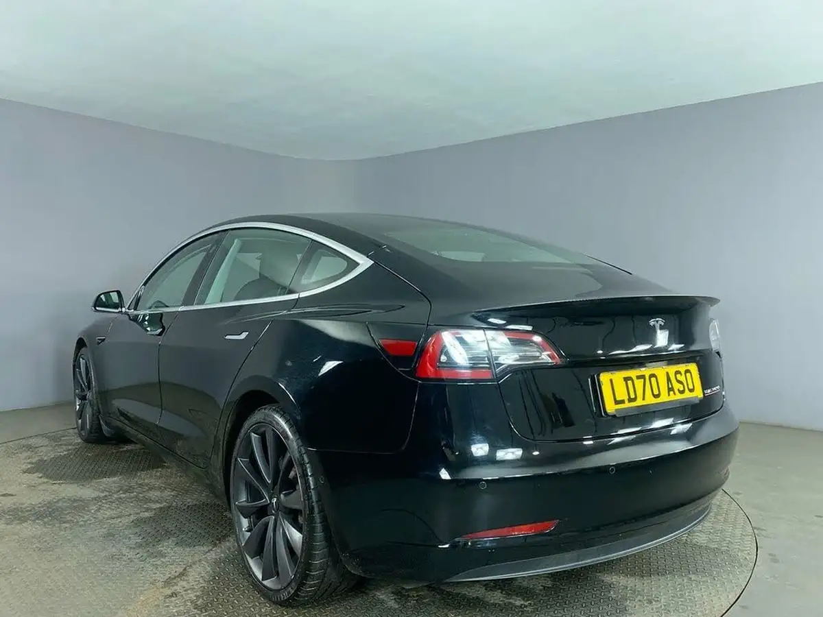 2020-tesla-model-3-e-performance-big-5