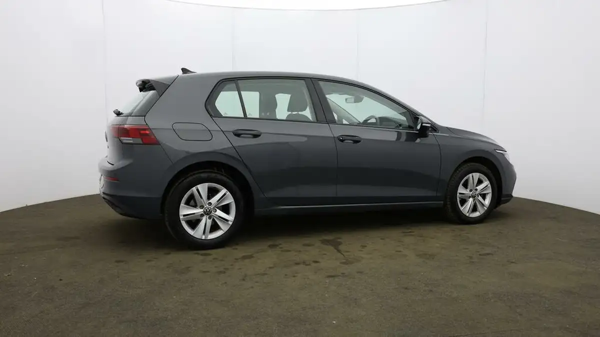 2021-volkswagen-golf-10-tsi-life-hatchback-big-47
