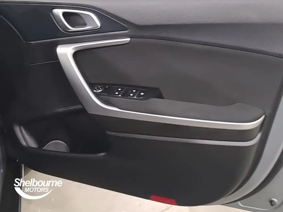 2021-kia-xceed-10-t-gdi-2-big-18
