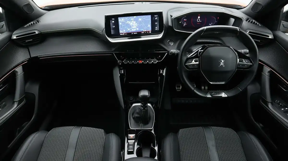 2021-peugeot-2008-suv-15-bluehdi-gt-big-13