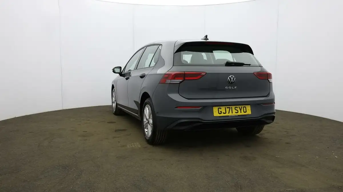 2021-volkswagen-golf-10-tsi-life-hatchback-big-23