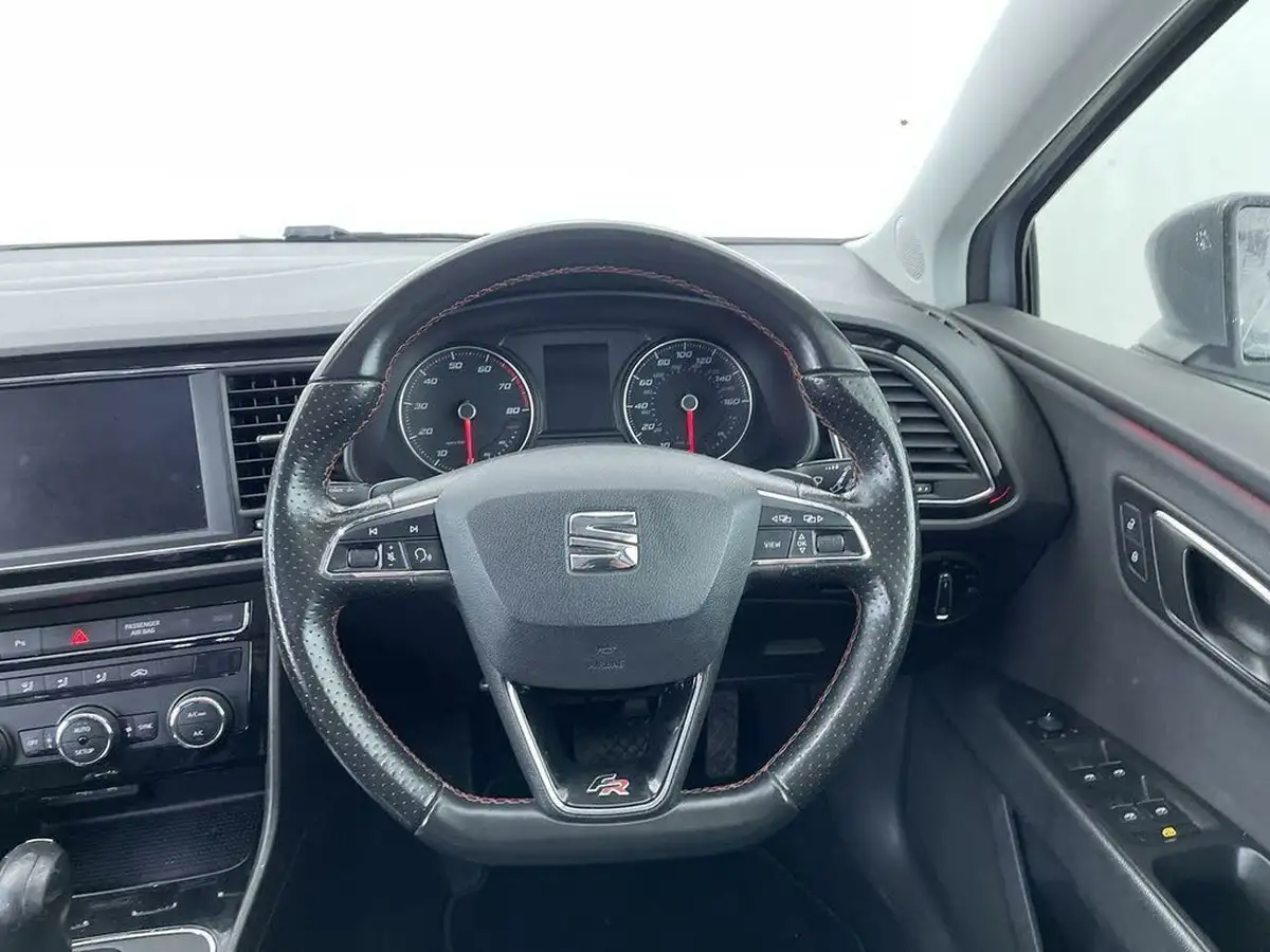 2019-seat-leon-20-tsi-fr-hatchback-big-34