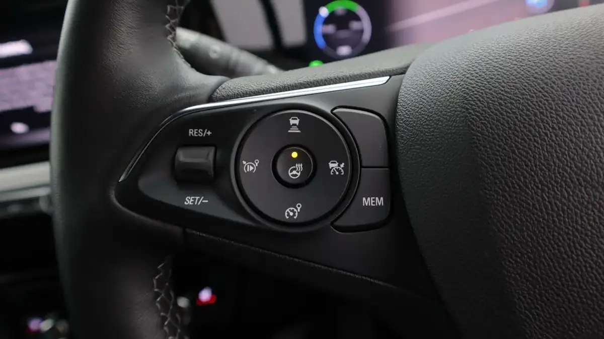 2023-vauxhall-mokka-e-ultimate-big-23