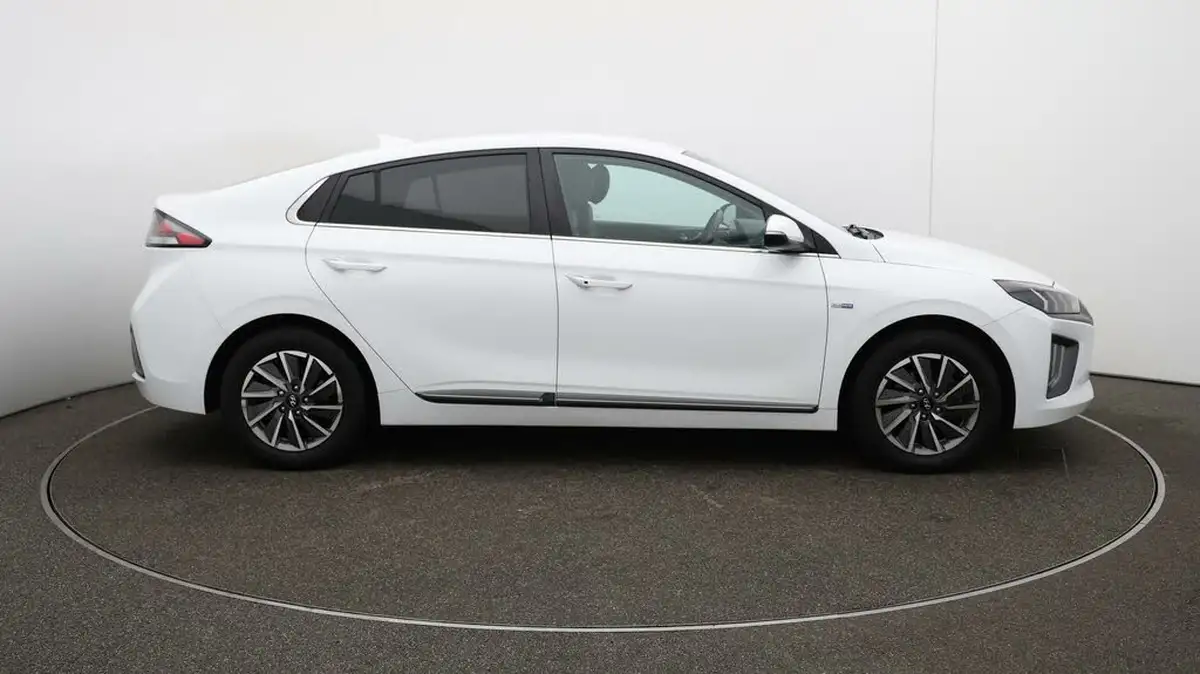 2021-hyundai-ioniq-e-premium-se-electric-100kw-big-52