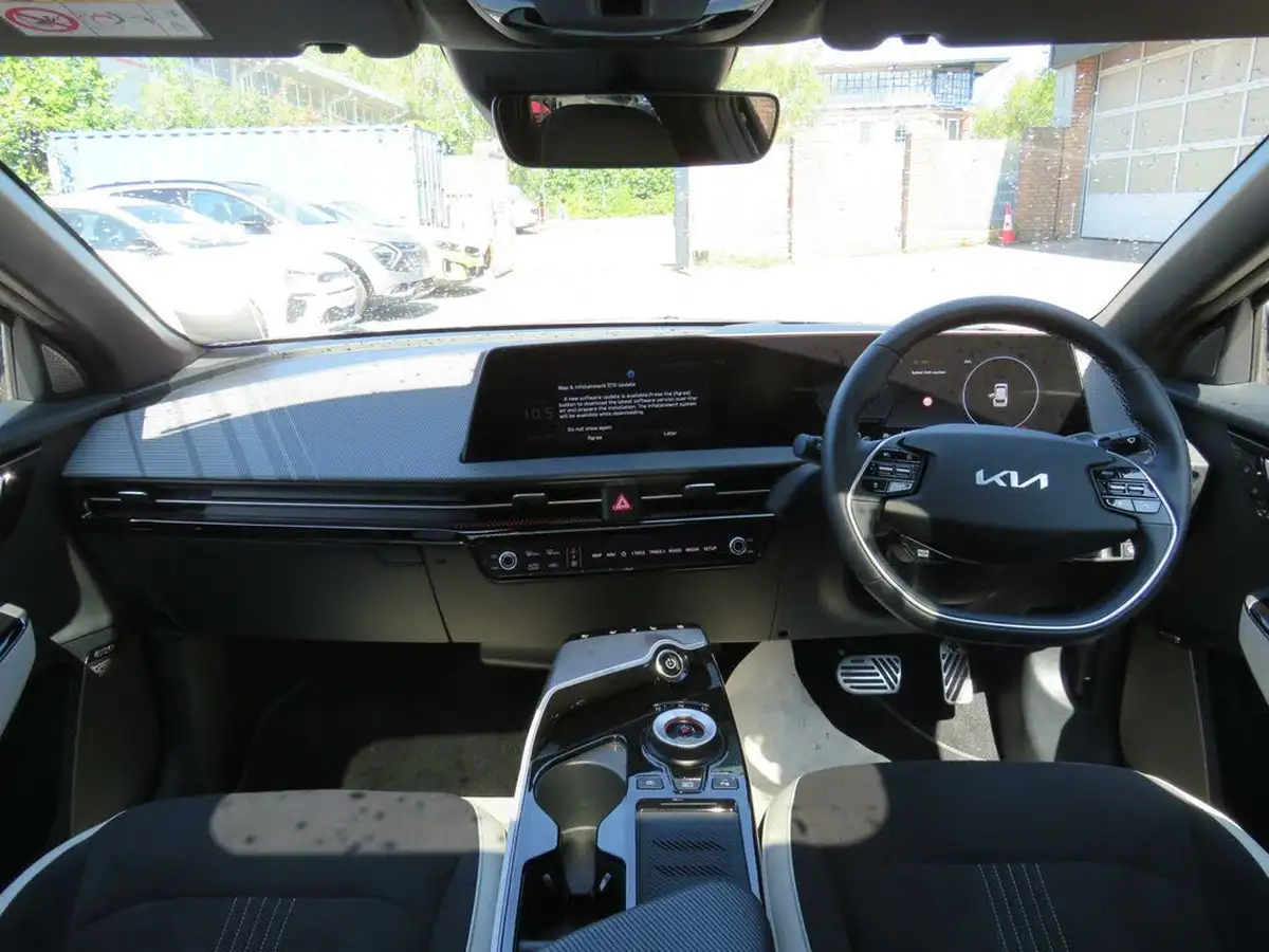 2023-kia-ev6-e-gt-line-s-225bhp-big-10