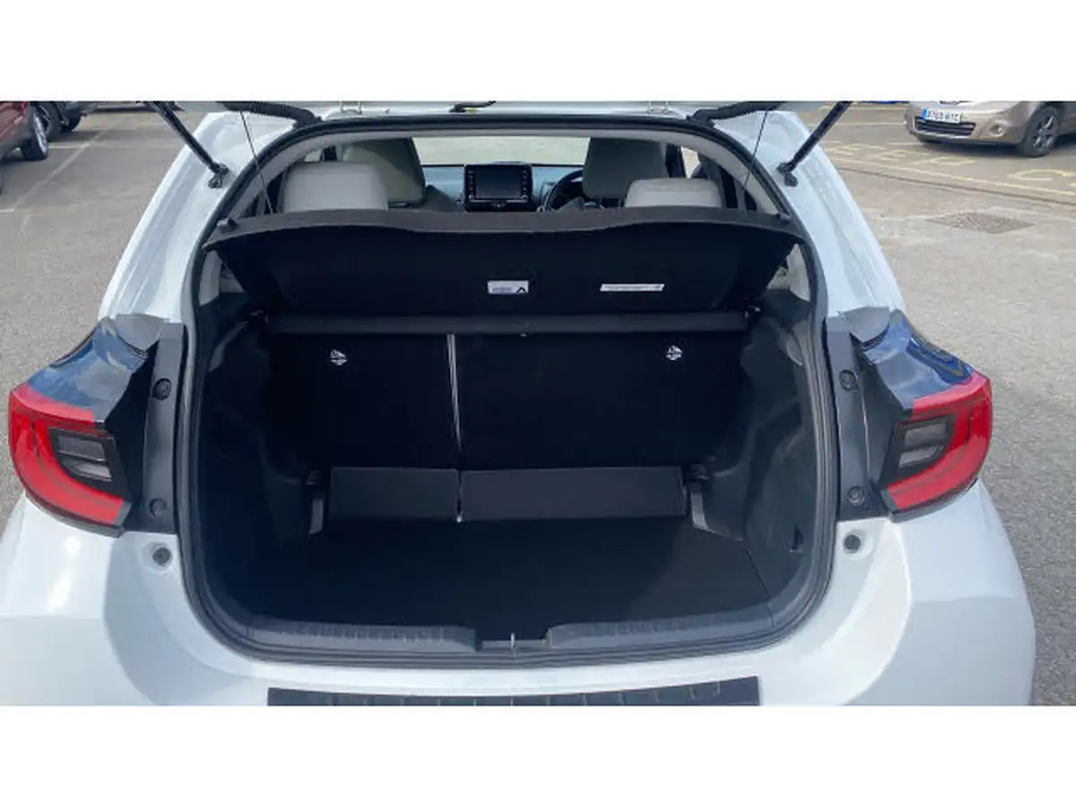 2021-toyota-yaris-15-vvt-i-excel-big-3