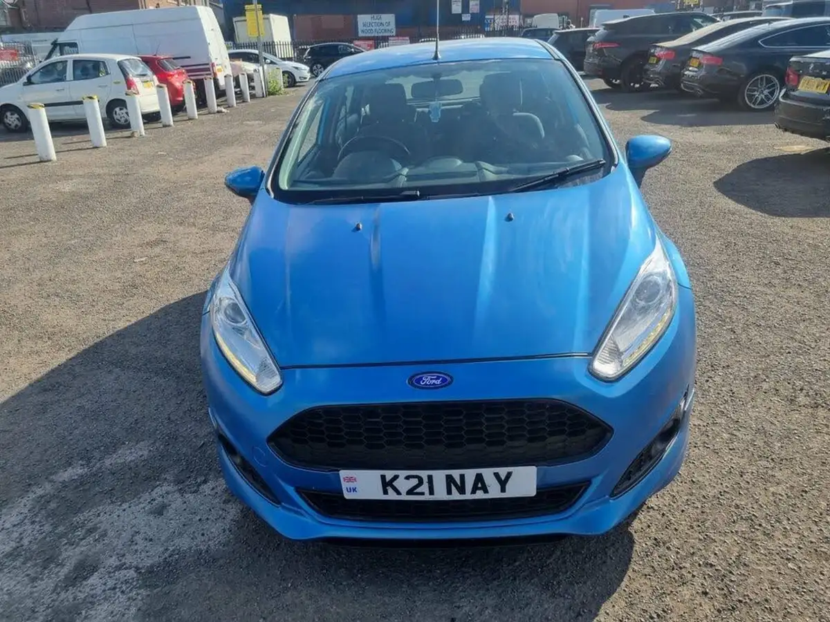 2012-ford-fiesta-14td-zetec-70ps-5d-big-2
