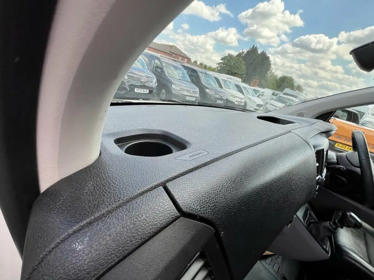 2020-vauxhall-vivaro-20td-3100-l2h1-dynamic-big-22