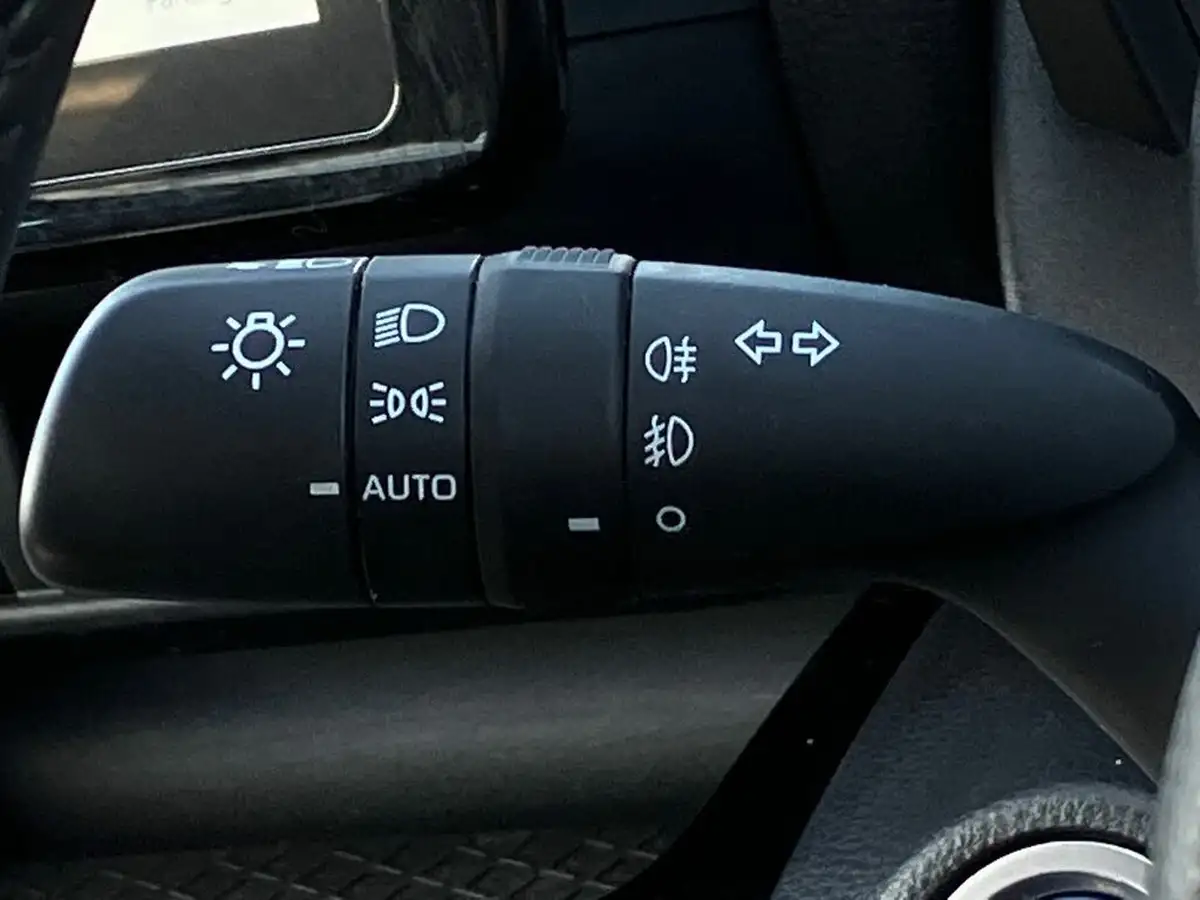 2021-toyota-yaris-cross-15-vvt-i-premiere-edition-awd-i-big-44