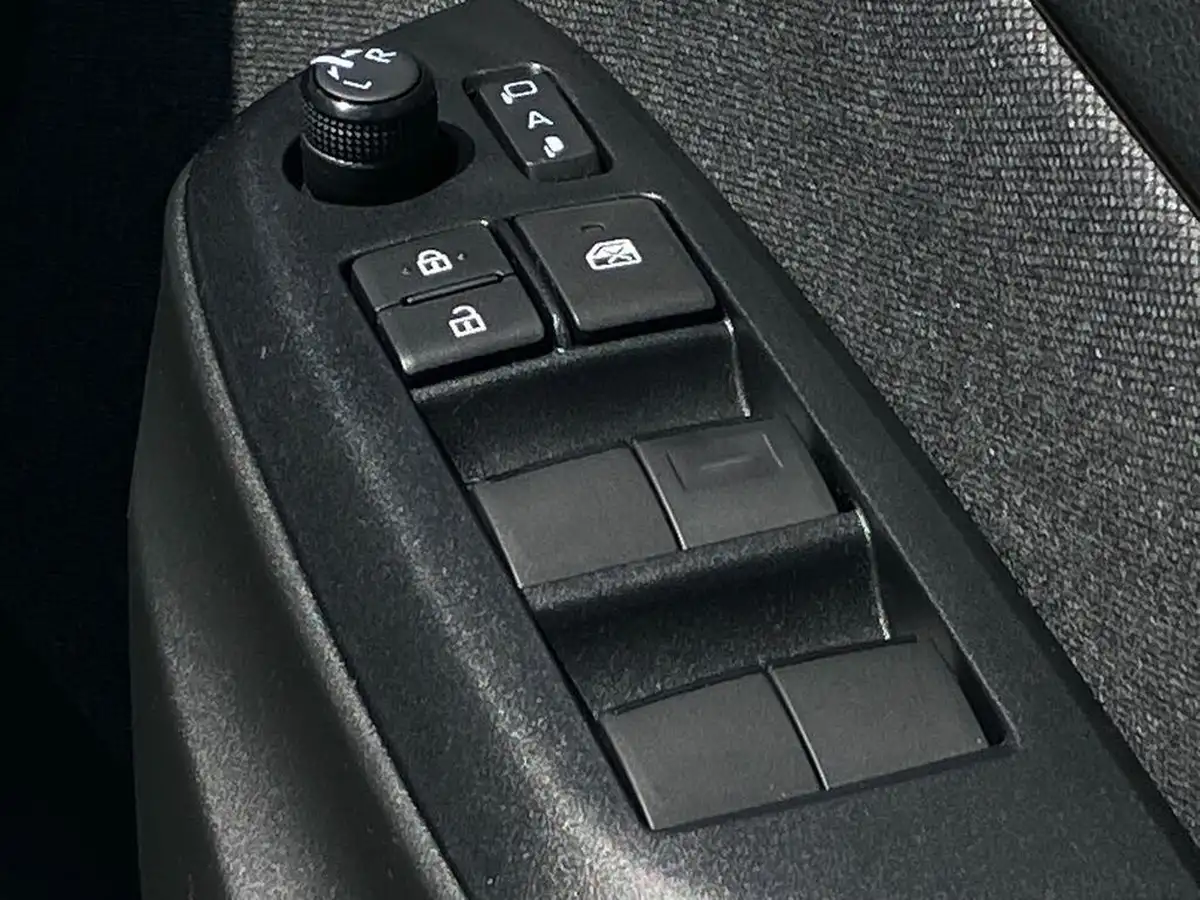 2021-toyota-yaris-cross-15-vvt-i-premiere-edition-awd-i-big-20