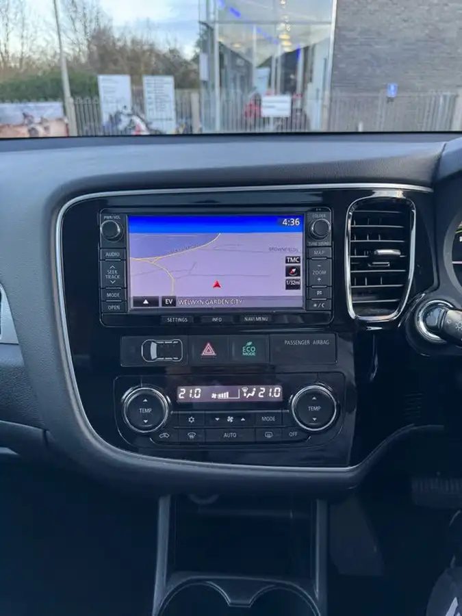 2014-mitsubishi-outlander-20-gx4hs-big-28