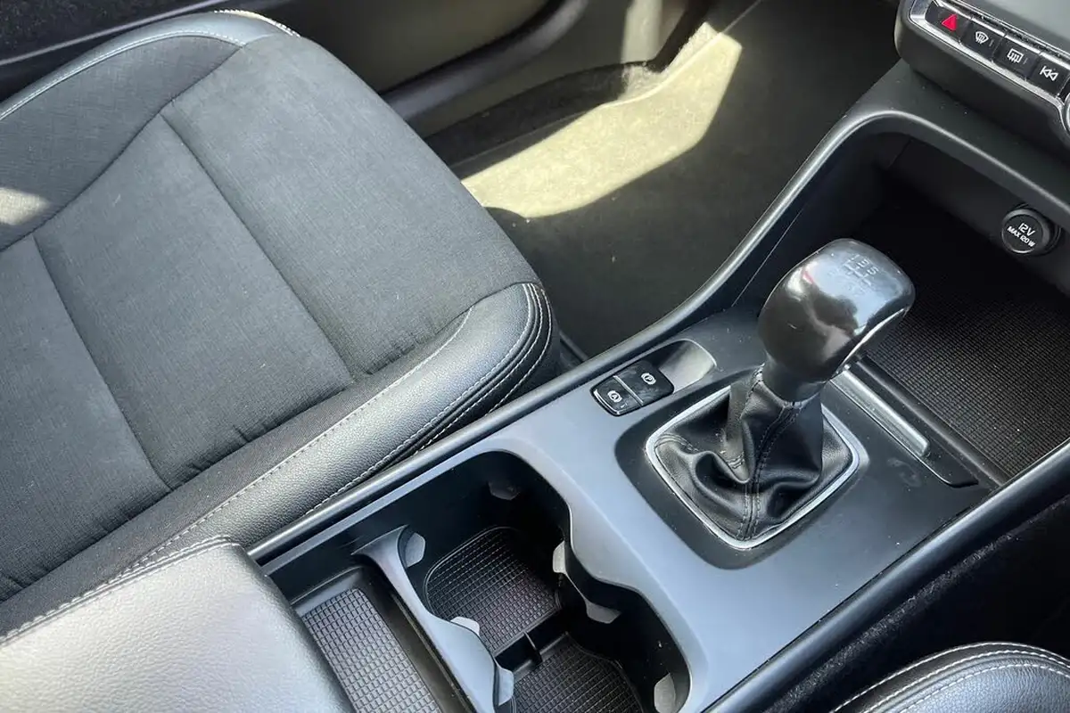 2018-volvo-xc40-15-t3-momentum-big-28