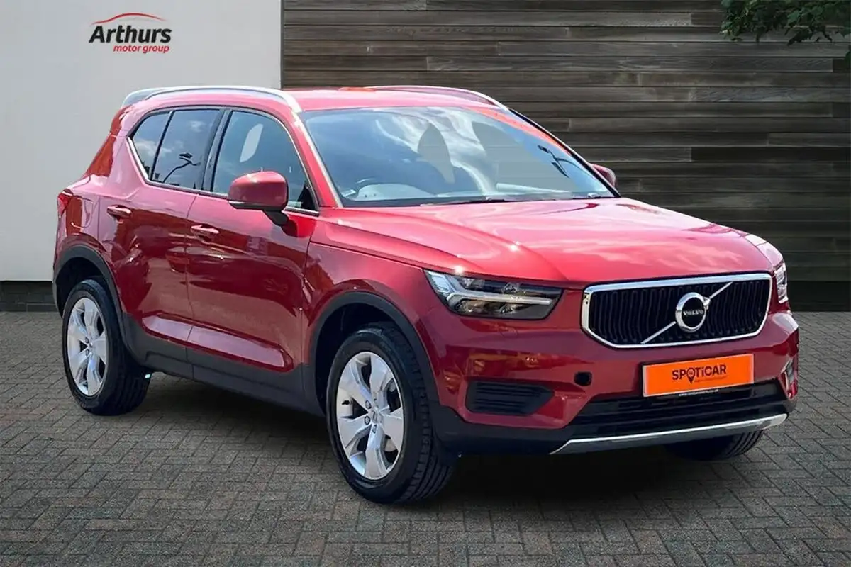 2018-volvo-xc40-15-t3-momentum-big-0