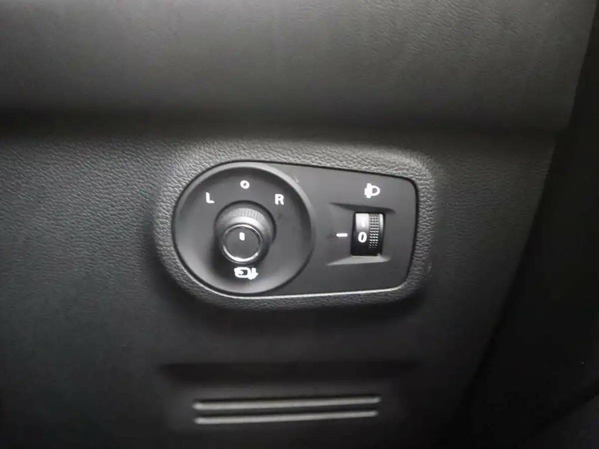 2022-mg-zs-suv-10t-gdi-exclusive-big-35