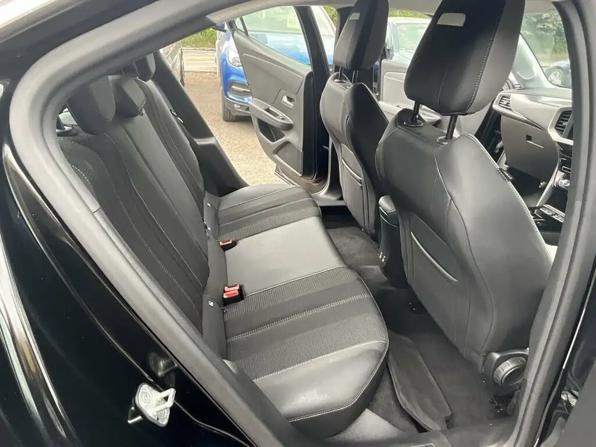 2022-vauxhall-mokka-e-elite-premium-big-10