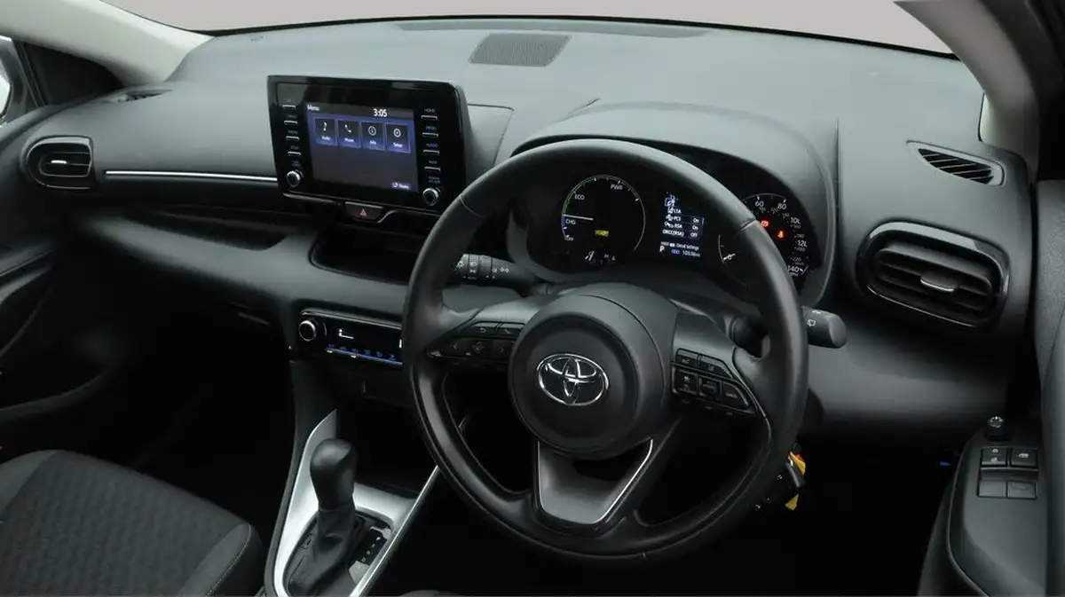 2022-toyota-yaris-15-vvt-i-icon-big-9