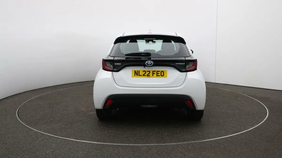 2022-toyota-yaris-15-vvt-i-icon-big-57