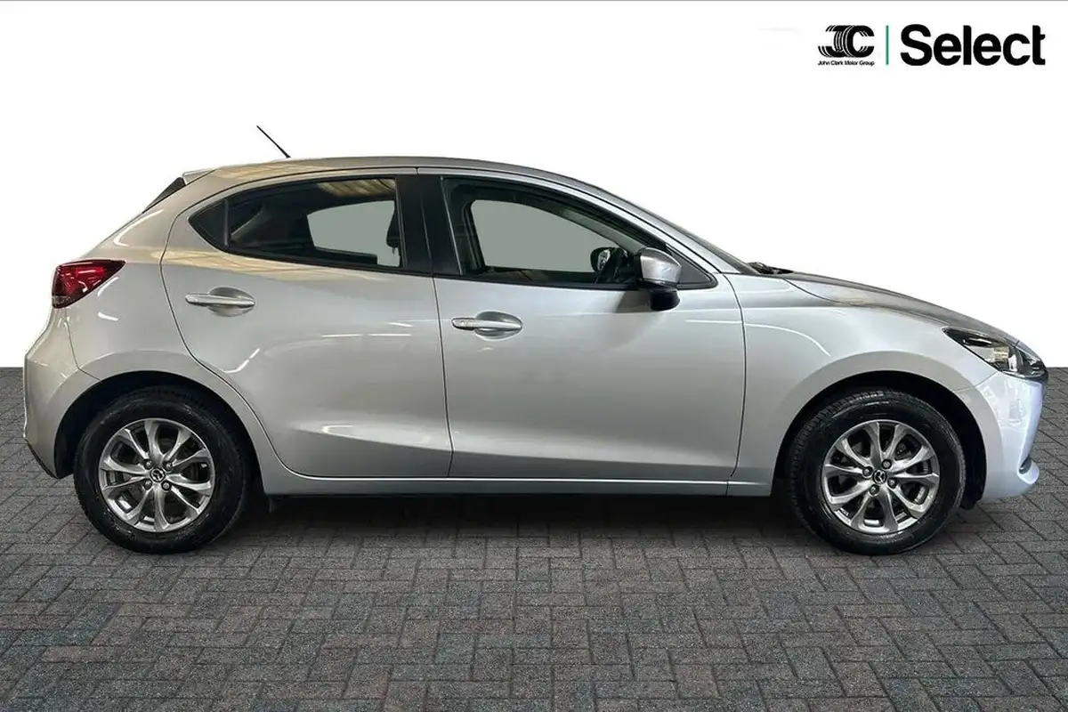 2023-mazda-mazda2-15-skyactiv-g-se-l-big-11