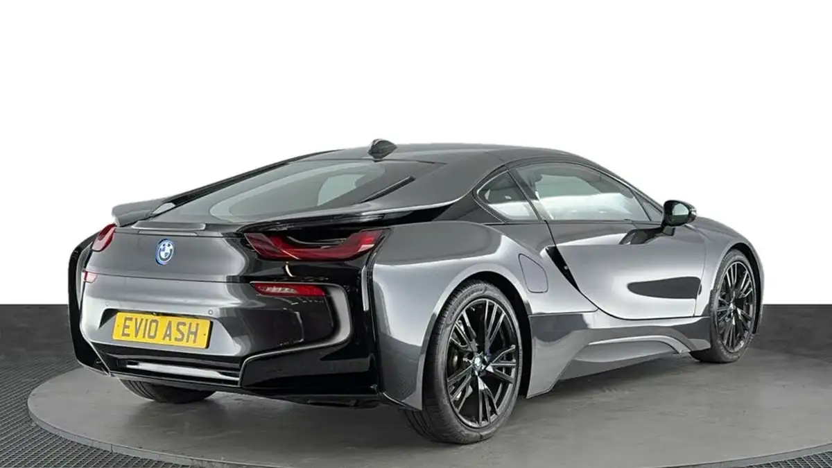 2017-bmw-i8-15-big-3