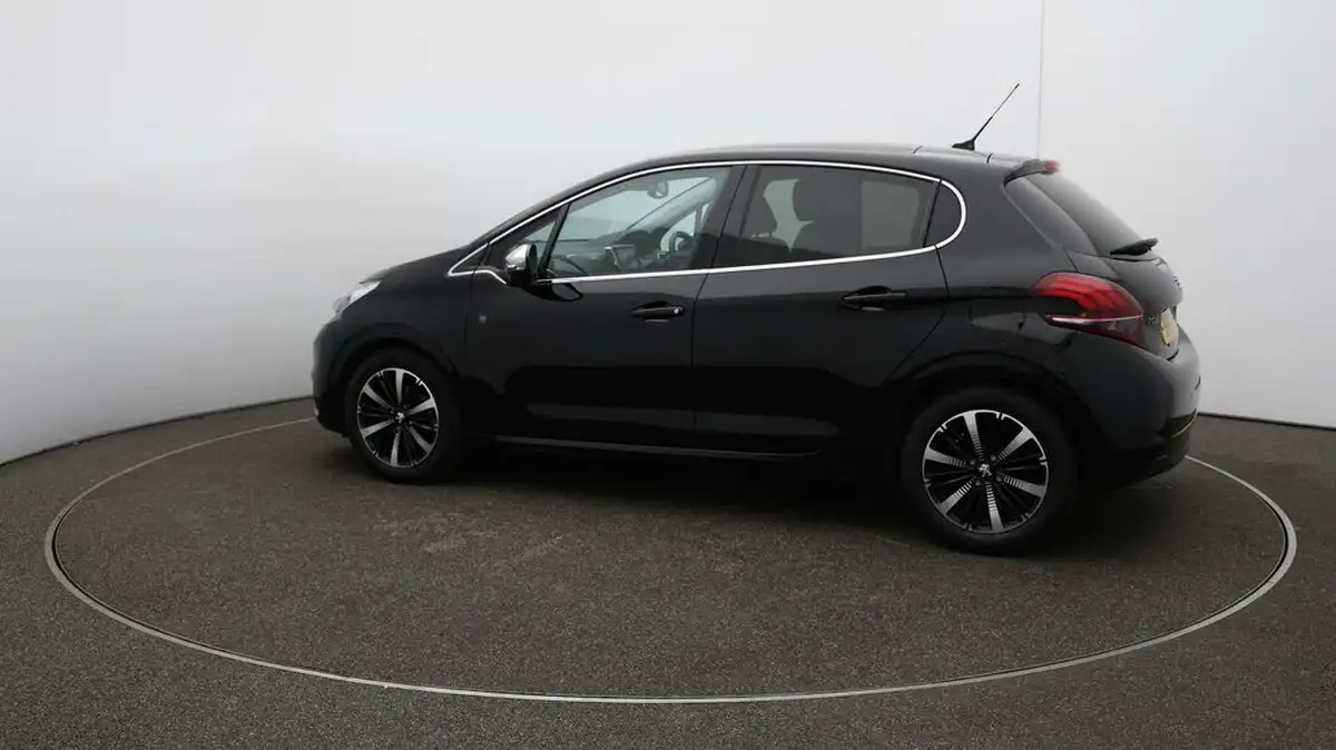 2019-peugeot-208-12-puretech-tech-edition-82bhp-big-46