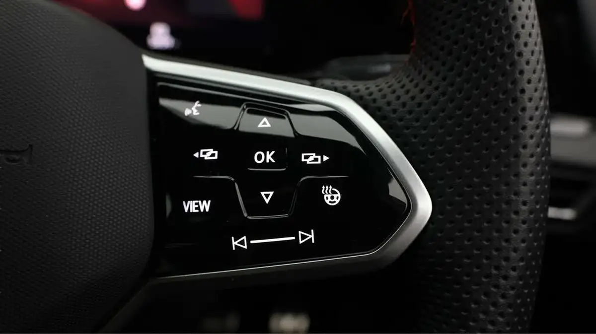 2024-volkswagen-golf-20-tsi-gti-245ps-big-22