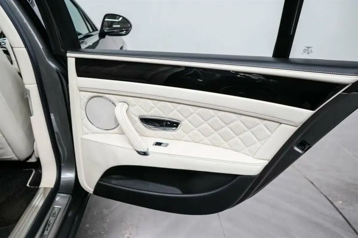 2016-bentley-flying-spur-40-v8-s-big-44