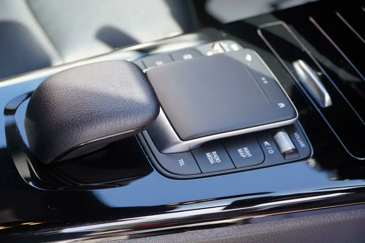2022-mercedes-benz-cla-13-cla-180-amg-line-premium-plus-coupe-4d-big-27