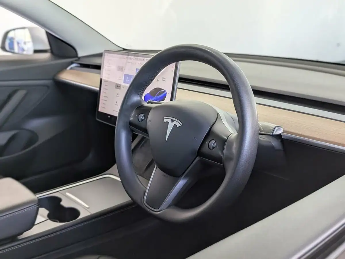 2020-tesla-model-3-e-standard-plus-big-27