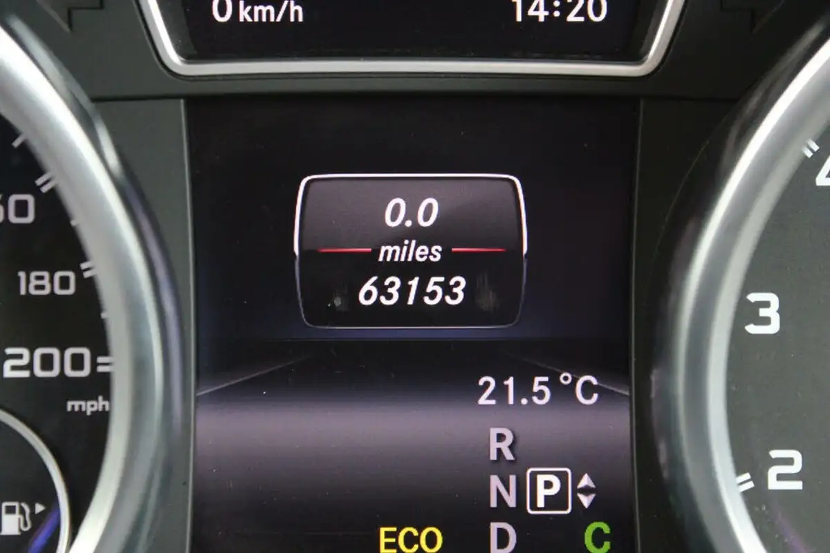 2014-mercedes-benz-m-class-55-ml63-amg-518bhp-speedshift-plus-7g-tronic-big-42