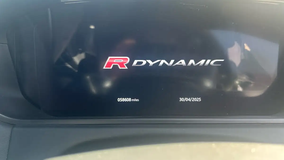 2017-land-rover-range-rover-velar-20-d240-r-dynamic-hse-big-12