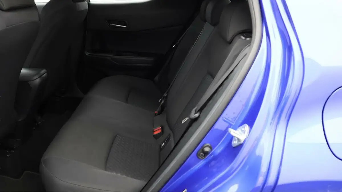 2021-toyota-c-hr-18-vvt-i-icon-big-15