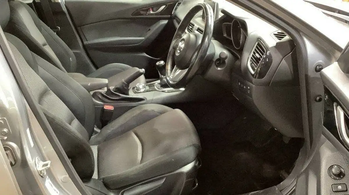 2014-mazda-mazda3-20-se-fastback-4d-big-5