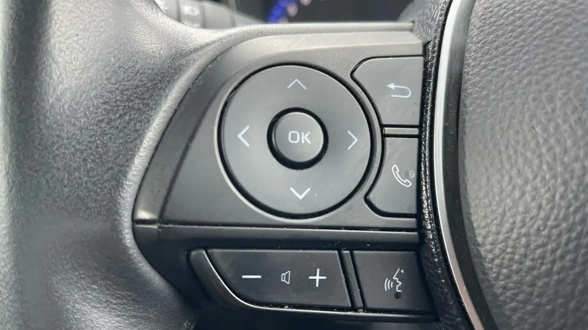 2021-toyota-corolla-18-vvt-i-icon-tech-spare-wheel-hatchback-5d-big-21