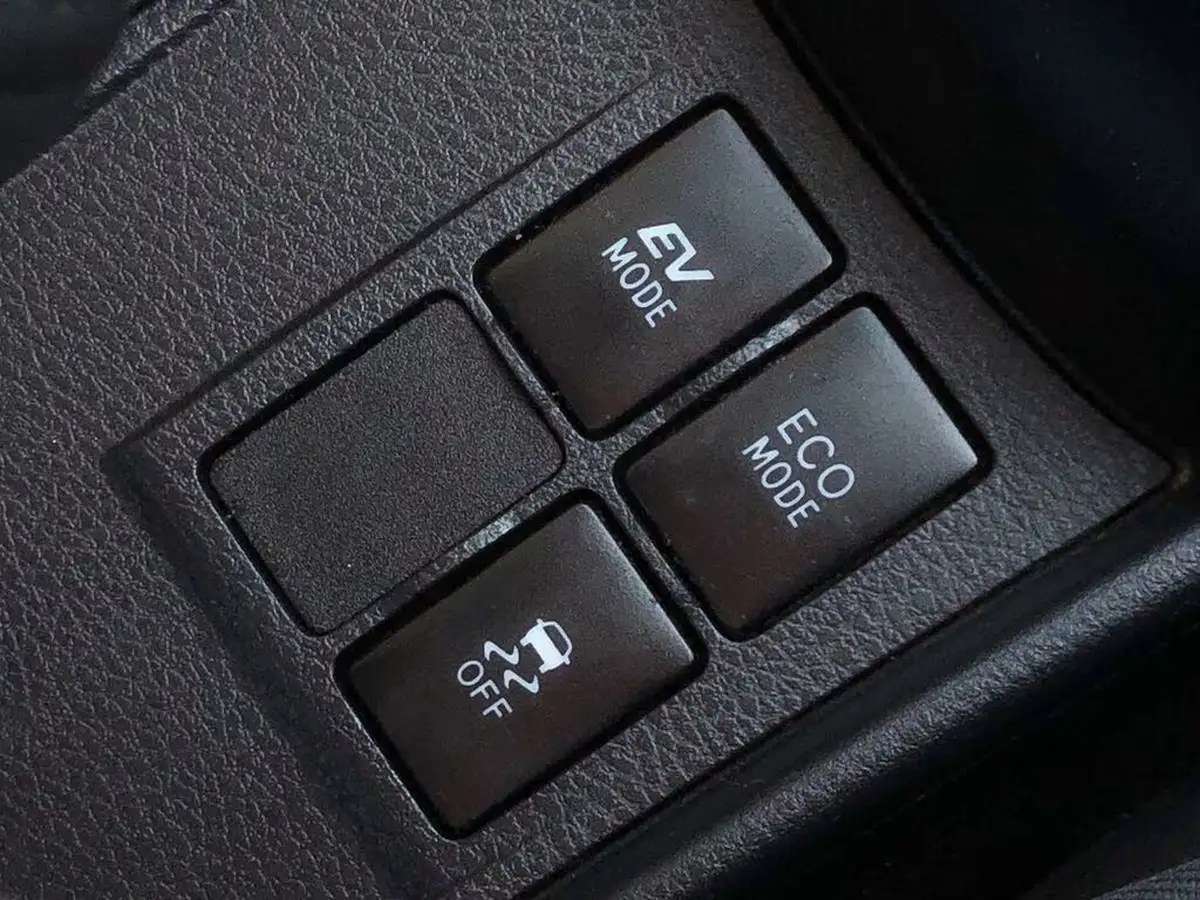 2019-toyota-yaris-15-vvt-i-icon-tech-98bhp-hybrid-1497cc-e-cvt-big-26