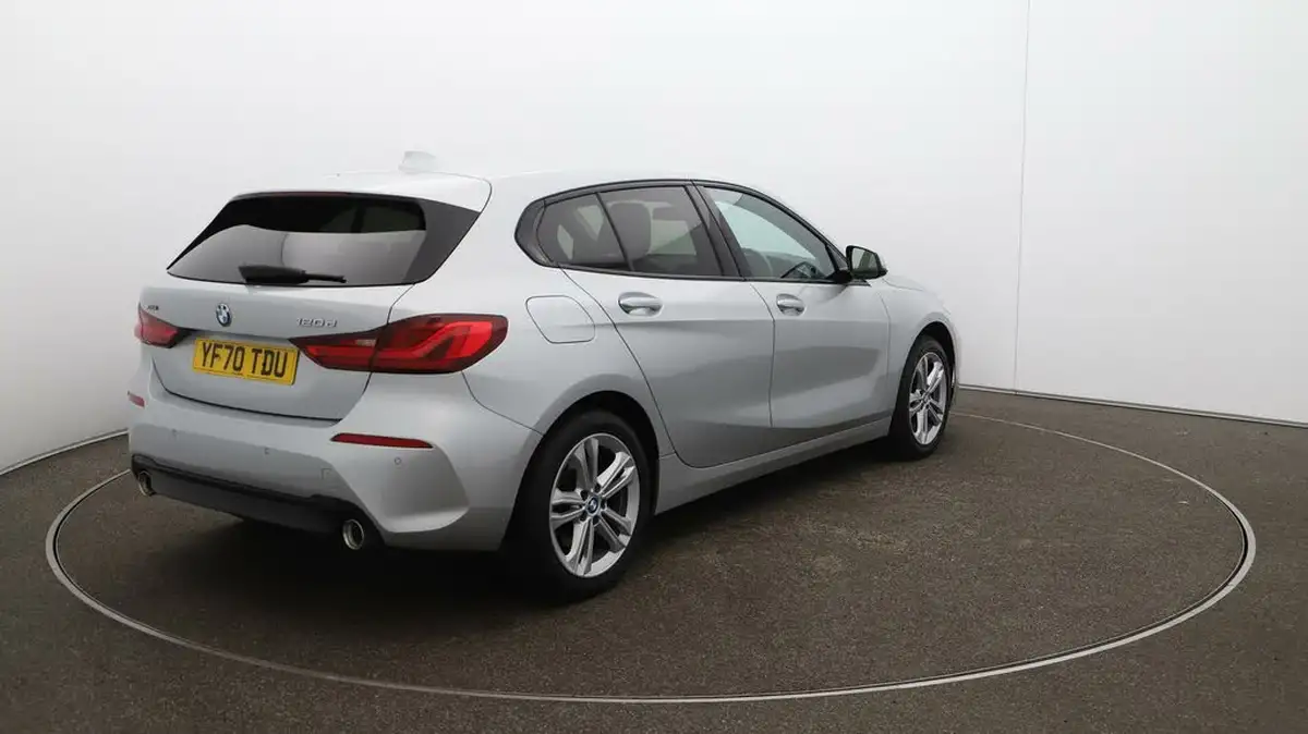 2020-bmw-1-series-big-47