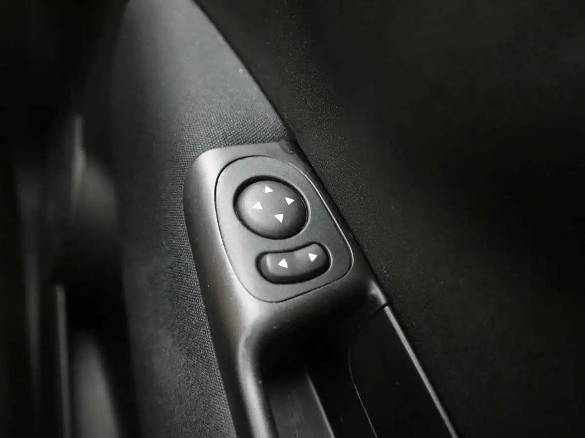 2021-fiat-500-10-lounge-big-37