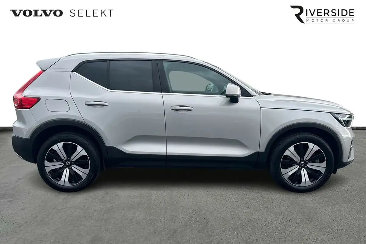 2023-volvo-xc40-15-t5-ultimate-dark-big-3