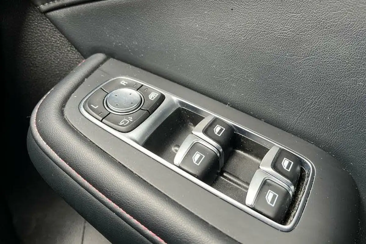 2021-mg-hs-15t-gdi-excite-162ps-big-15