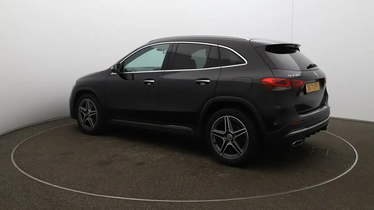 2022-mercedes-benz-gla-class-13-gla-180-amg-line-premium-big-26