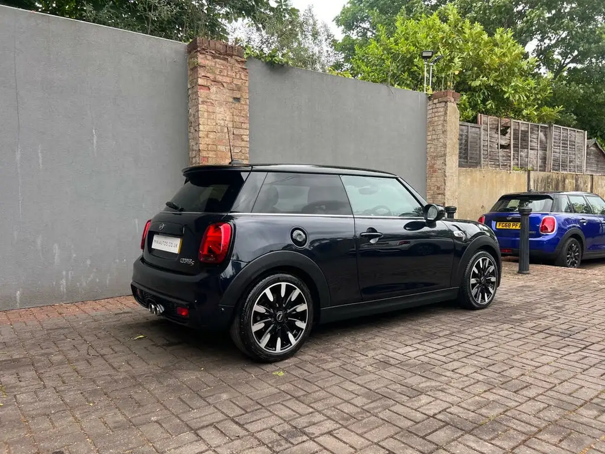 2019-mini-cooper-20-cooper-s-exclusive-189bhp-hatchback-3d-auto-big-13