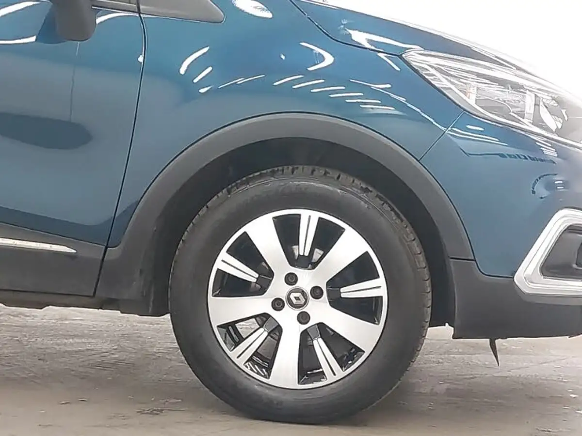 2019-renault-captur-09-tce-play-big-11