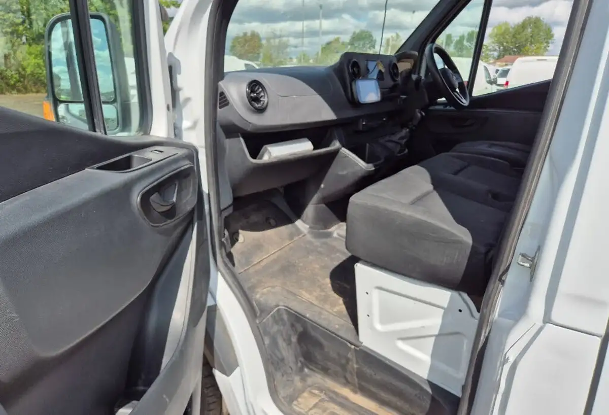 2020-mercedes-benz-sprinter-21cdi-316-l2h1-panel-van-rwd-eco-gear-360-big-21