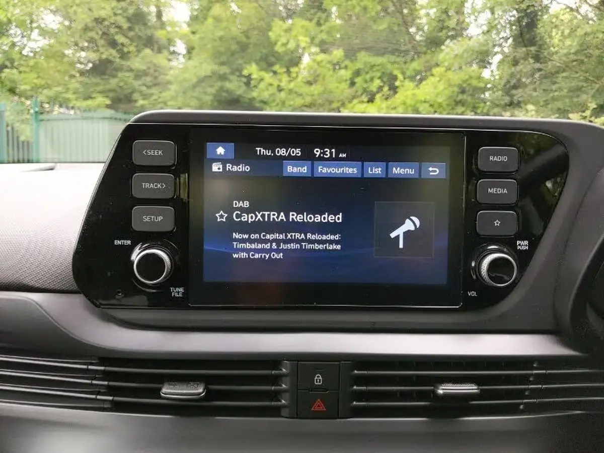 2024-hyundai-i20-10-t-gdi-advance-big-18