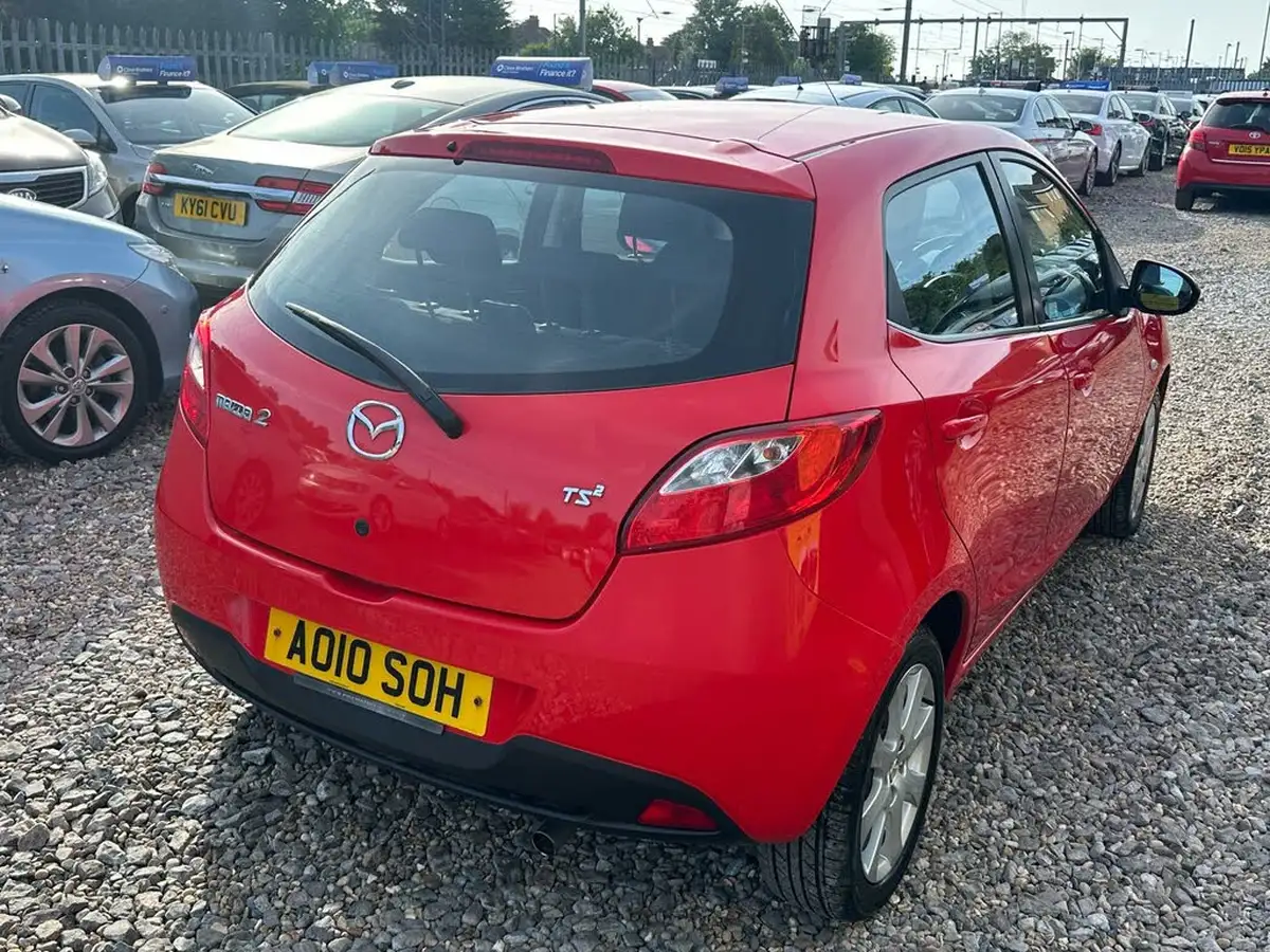 2010-mazda-mazda2-13-ts2-5d-big-14