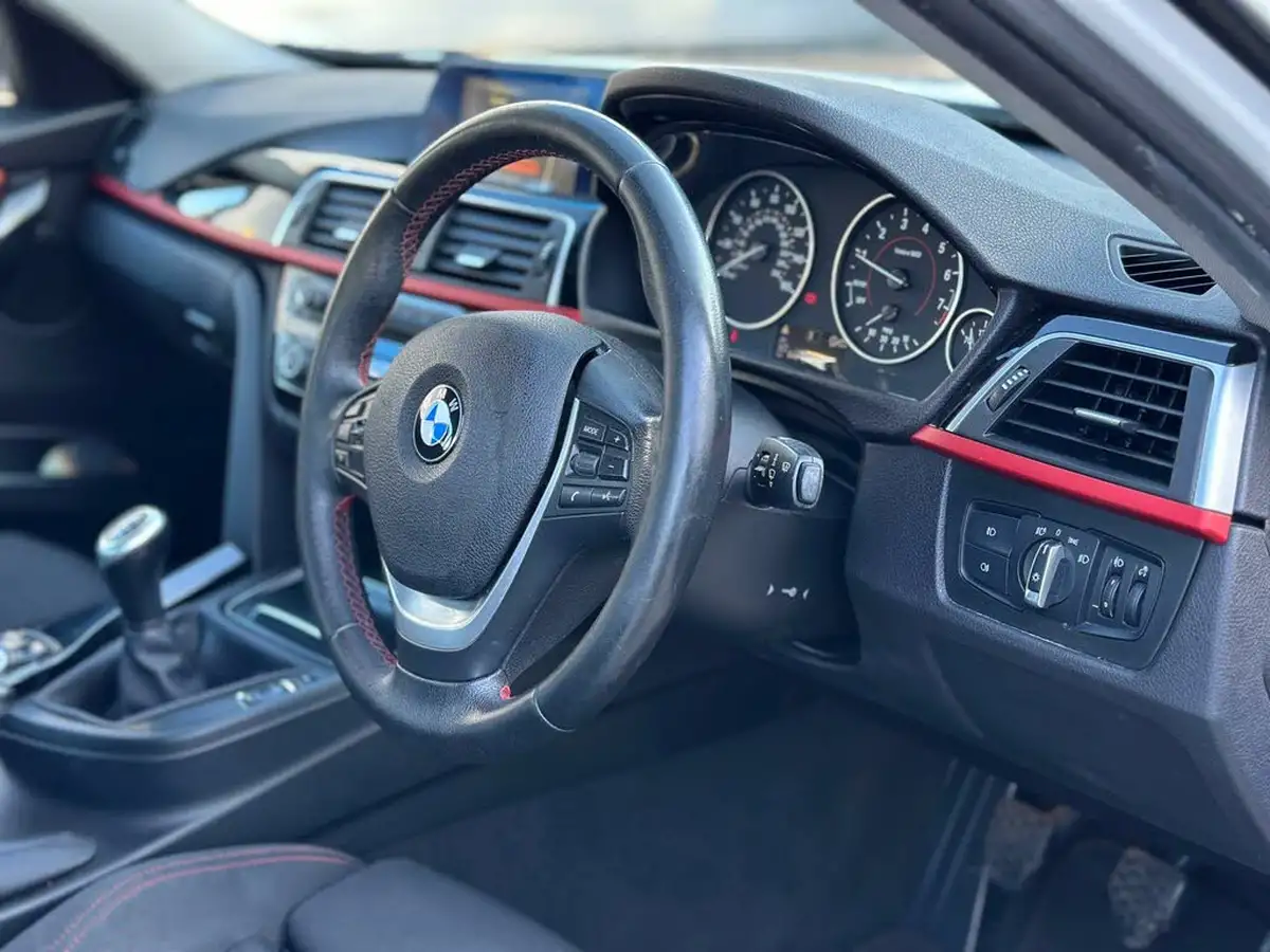 2016-bmw-3-series-15-318i-sport-saloon-4d-big-22