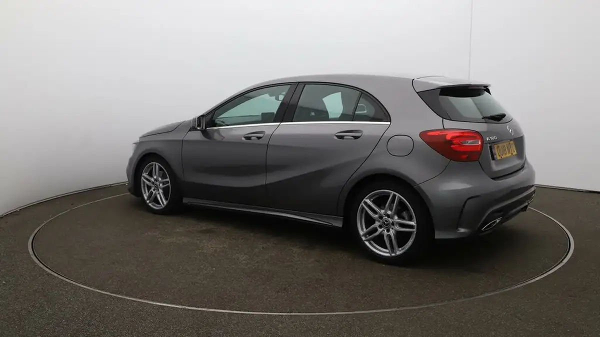 2018-mercedes-benz-a-class-16-a180-amg-line-ss-7g-dct-big-34